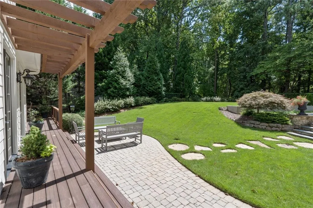 1010 Ivy Falls Drive, Sandy Springs, Georgia 30328, 5 Bedrooms Bedrooms, ,4 BathroomsBathrooms,Residential,Sold,1010 Ivy Falls Drive,7433628