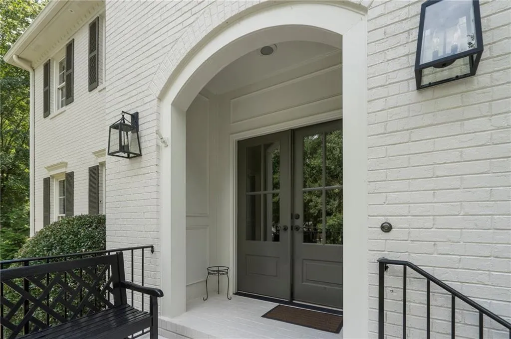 1010 Ivy Falls Drive, Sandy Springs, Georgia 30328, 5 Bedrooms Bedrooms, ,4 BathroomsBathrooms,Residential,Sold,1010 Ivy Falls Drive,7433628