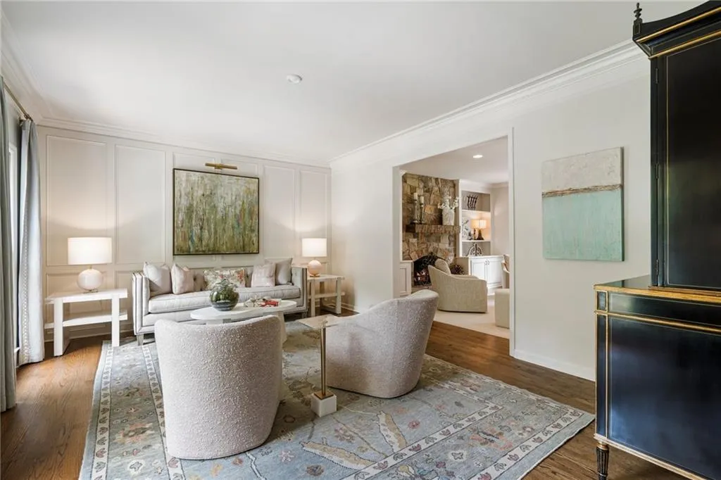 1010 Ivy Falls Drive, Sandy Springs, Georgia 30328, 5 Bedrooms Bedrooms, ,4 BathroomsBathrooms,Residential,Sold,1010 Ivy Falls Drive,7433628