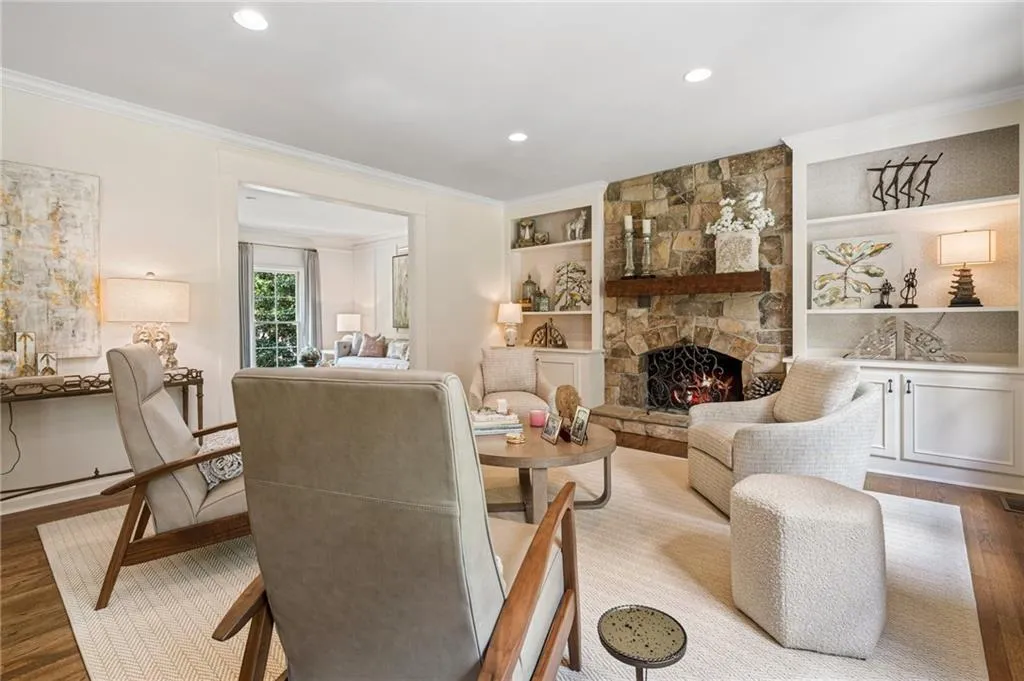 1010 Ivy Falls Drive, Sandy Springs, Georgia 30328, 5 Bedrooms Bedrooms, ,4 BathroomsBathrooms,Residential,Sold,1010 Ivy Falls Drive,7433628