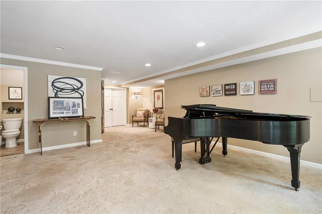 1010 Ivy Falls Drive, Sandy Springs, Georgia 30328, 5 Bedrooms Bedrooms, ,4 BathroomsBathrooms,Residential,Sold,1010 Ivy Falls Drive,7433628