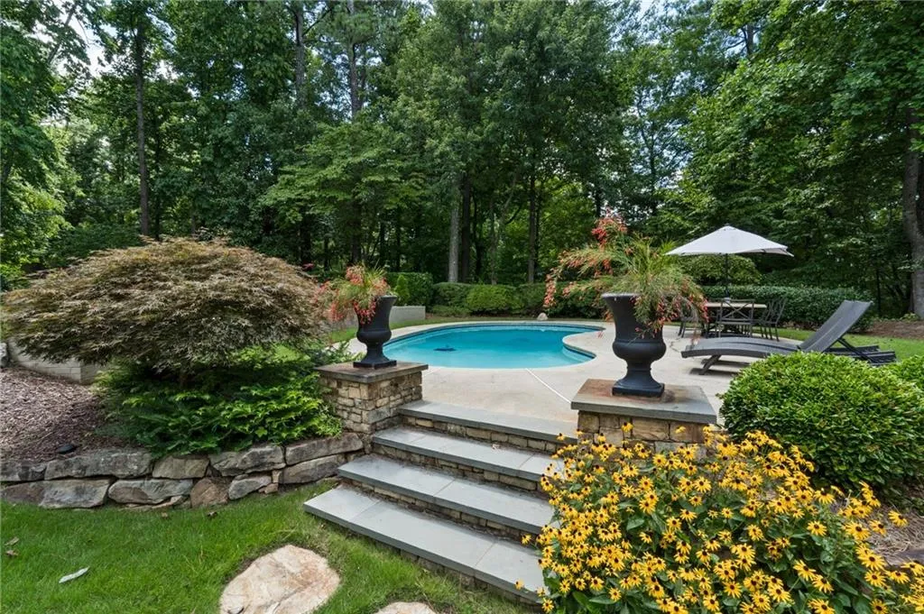 1010 Ivy Falls Drive, Sandy Springs, Georgia 30328, 5 Bedrooms Bedrooms, ,4 BathroomsBathrooms,Residential,Sold,1010 Ivy Falls Drive,7433628