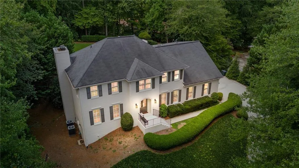 1010 Ivy Falls Drive, Sandy Springs, Georgia 30328, 5 Bedrooms Bedrooms, ,4 BathroomsBathrooms,Residential,Sold,1010 Ivy Falls Drive,7433628