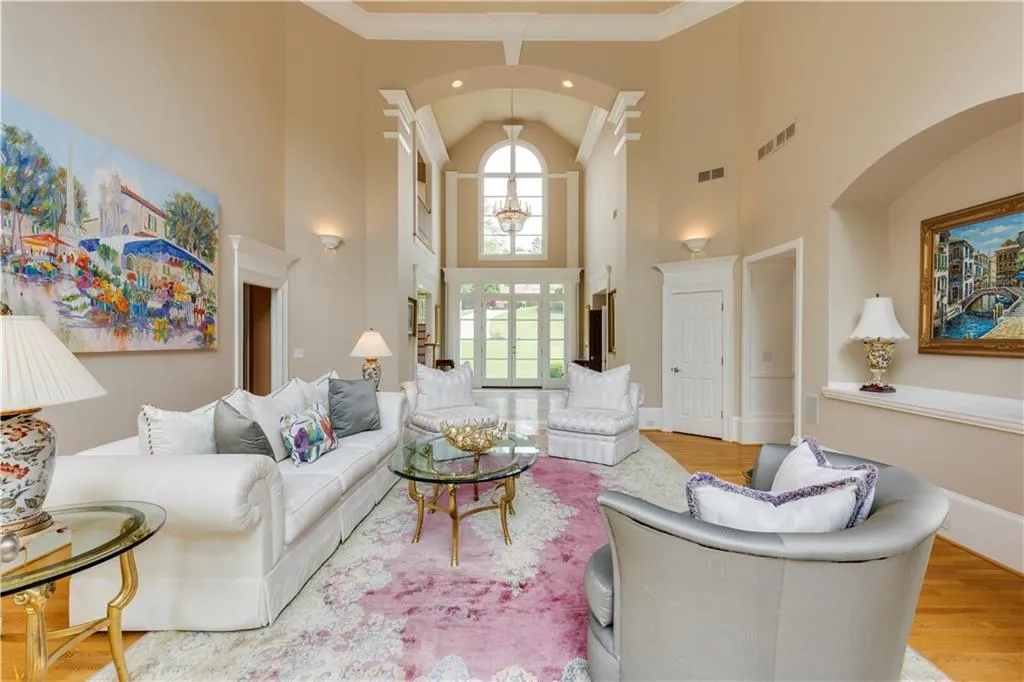 460 Verdi Lane, Sandy Springs, Georgia 30350, 6 Bedrooms Bedrooms, ,4 BathroomsBathrooms,Residential,Sold,460 Verdi Lane,7435155
