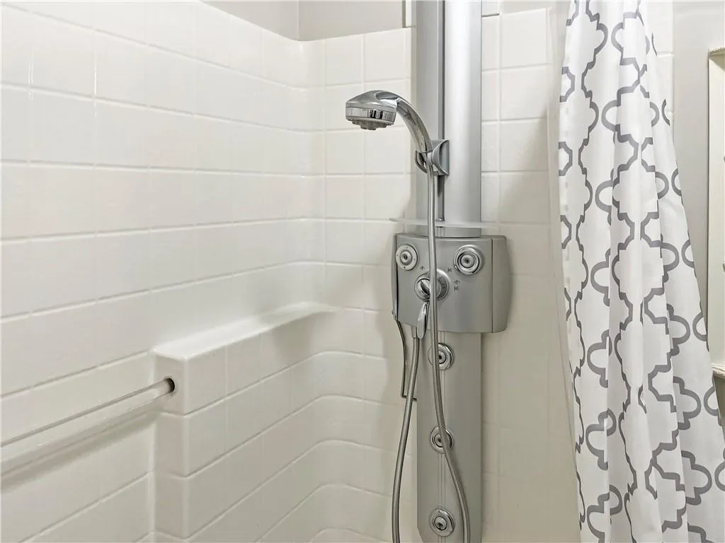 475 Mount Vernon Highway Ne Unit C120, Sandy Springs, Georgia 30328, 1 Bedroom Bedrooms, ,1 BathroomBathrooms,Residential,Sold,475 Mount Vernon Highway Ne Unit C120,7151962