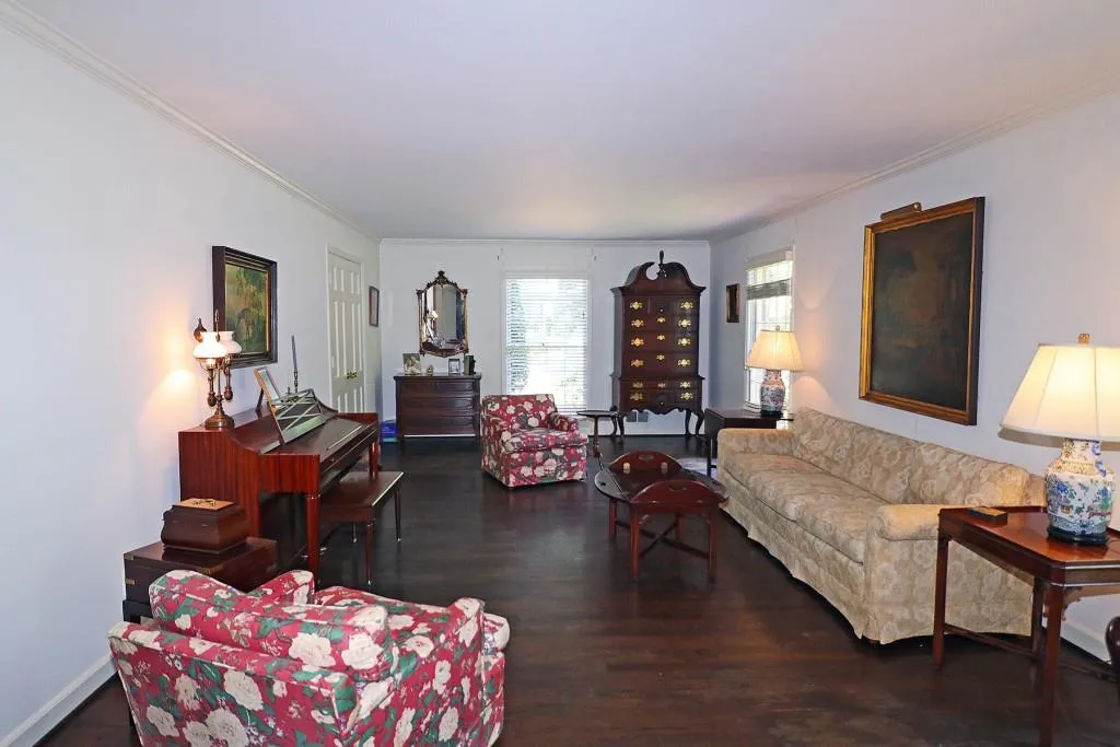 775 Weatherly Lane, Sandy Springs, Georgia 30328, 4 Bedrooms Bedrooms, ,2 BathroomsBathrooms,Residential,Sold,775 Weatherly Lane,6903115