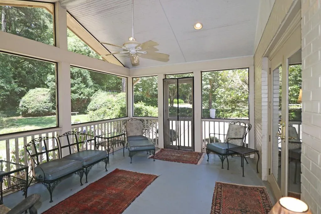 775 Weatherly Lane, Sandy Springs, Georgia 30328, 4 Bedrooms Bedrooms, ,2 BathroomsBathrooms,Residential,Sold,775 Weatherly Lane,6903115