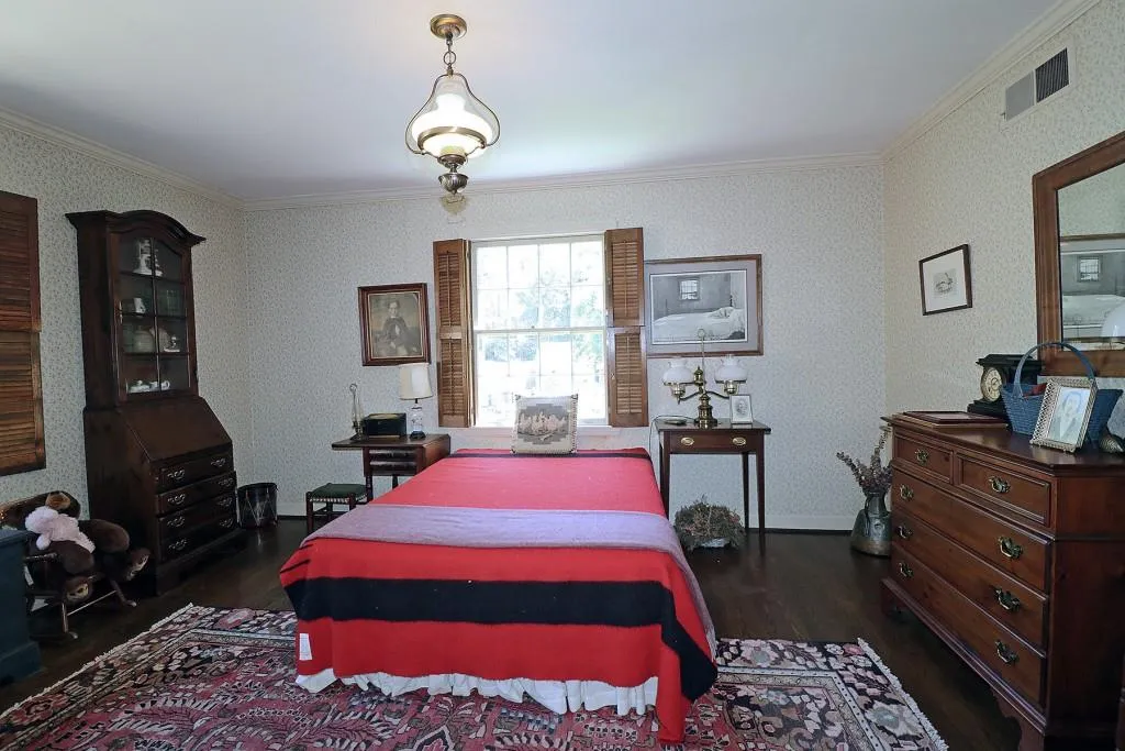 775 Weatherly Lane, Sandy Springs, Georgia 30328, 4 Bedrooms Bedrooms, ,2 BathroomsBathrooms,Residential,Sold,775 Weatherly Lane,6903115