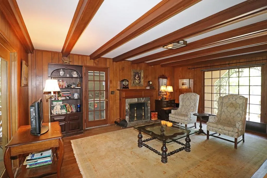 775 Weatherly Lane, Sandy Springs, Georgia 30328, 4 Bedrooms Bedrooms, ,2 BathroomsBathrooms,Residential,Sold,775 Weatherly Lane,6903115