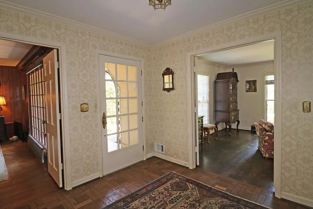 775 Weatherly Lane, Sandy Springs, Georgia 30328, 4 Bedrooms Bedrooms, ,2 BathroomsBathrooms,Residential,Sold,775 Weatherly Lane,6903115