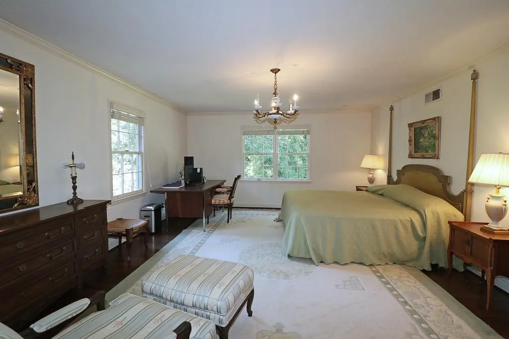 775 Weatherly Lane, Sandy Springs, Georgia 30328, 4 Bedrooms Bedrooms, ,2 BathroomsBathrooms,Residential,Sold,775 Weatherly Lane,6903115