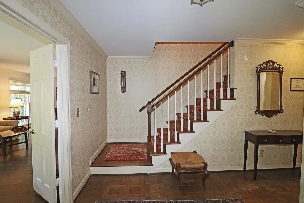 775 Weatherly Lane, Sandy Springs, Georgia 30328, 4 Bedrooms Bedrooms, ,2 BathroomsBathrooms,Residential,Sold,775 Weatherly Lane,6903115