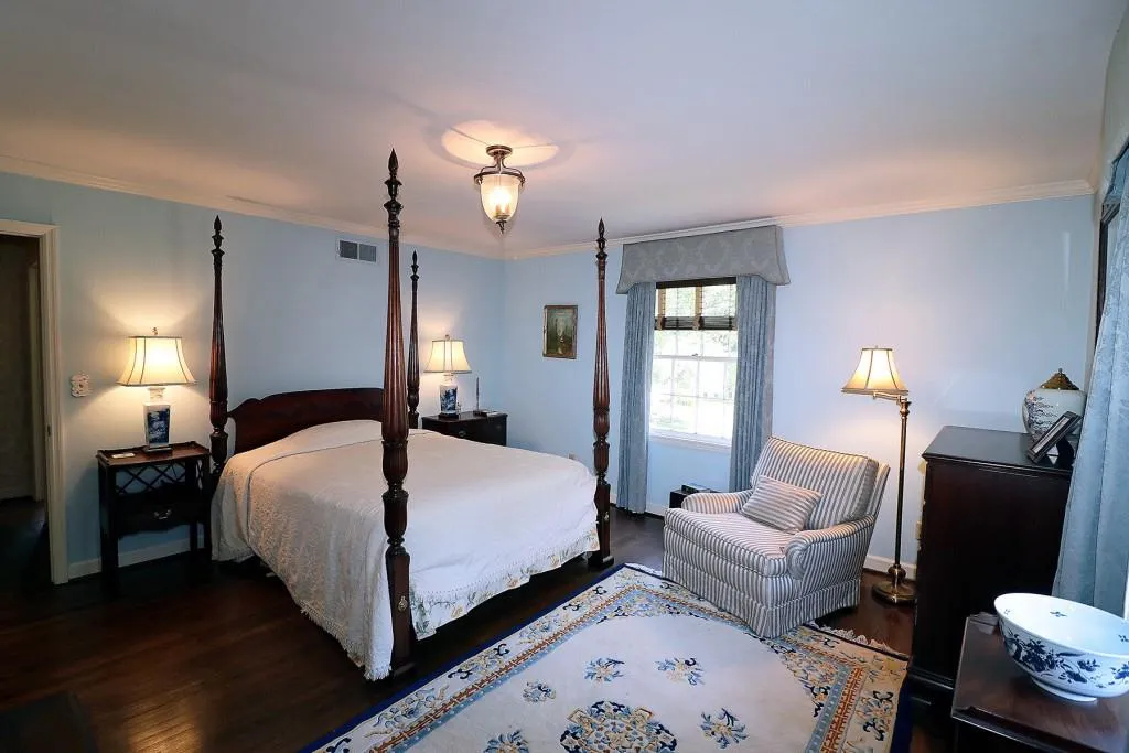 775 Weatherly Lane, Sandy Springs, Georgia 30328, 4 Bedrooms Bedrooms, ,2 BathroomsBathrooms,Residential,Sold,775 Weatherly Lane,6903115