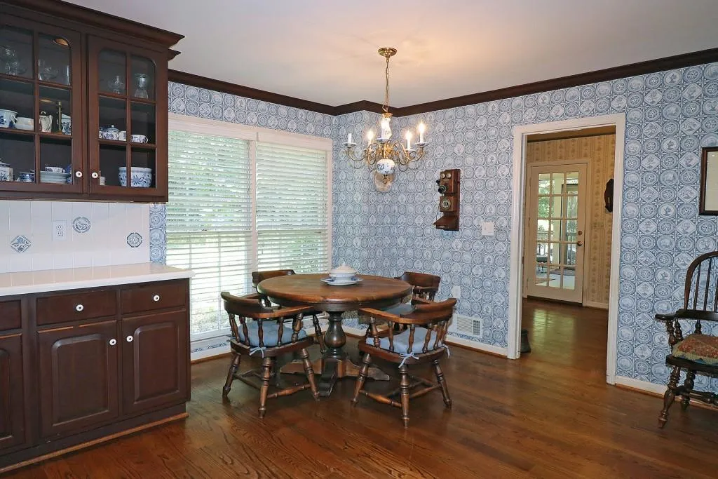 775 Weatherly Lane, Sandy Springs, Georgia 30328, 4 Bedrooms Bedrooms, ,2 BathroomsBathrooms,Residential,Sold,775 Weatherly Lane,6903115