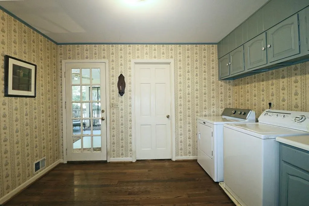 775 Weatherly Lane, Sandy Springs, Georgia 30328, 4 Bedrooms Bedrooms, ,2 BathroomsBathrooms,Residential,Sold,775 Weatherly Lane,6903115