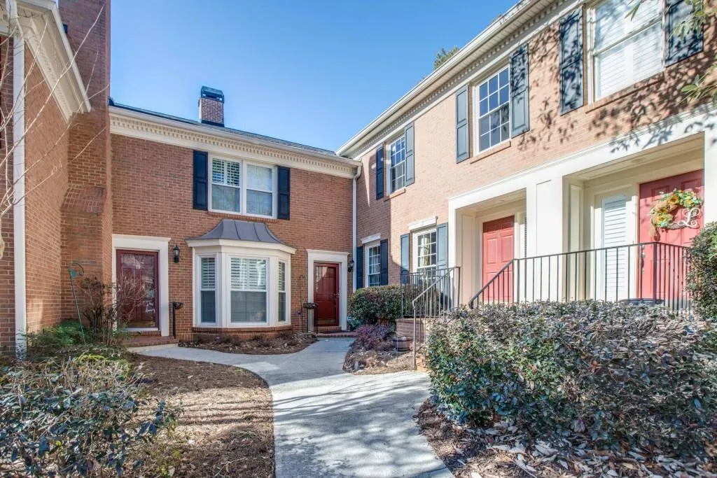 15 Mount Vernon Circle, Atlanta, Georgia 30338, 2 Bedrooms Bedrooms, ,2 BathroomsBathrooms,Residential,Sold,15 Mount Vernon Circle,5964331