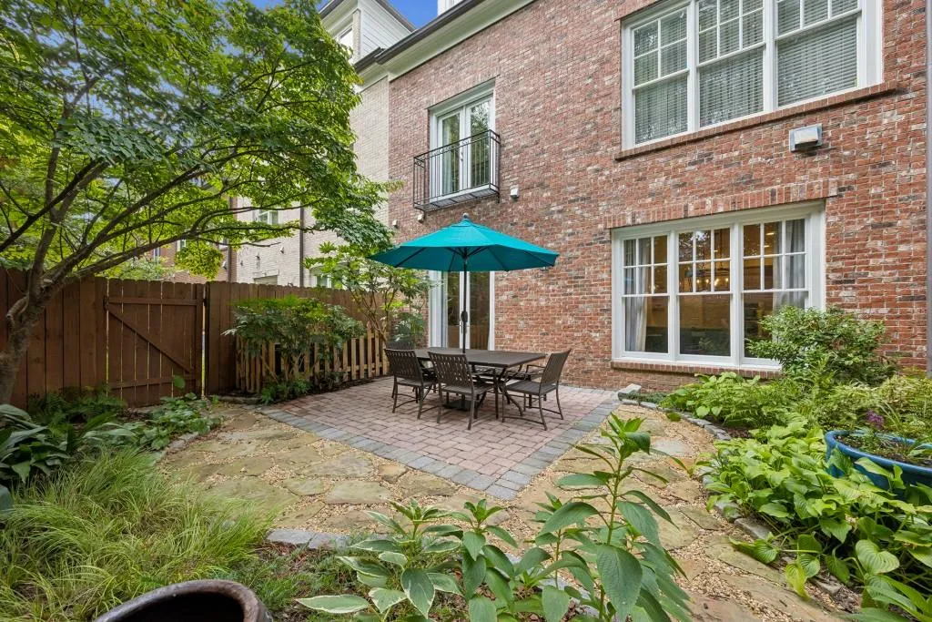 3313 Buckhead Forest Mews Ne, Atlanta, Georgia 30305, 4 Bedrooms Bedrooms, 0 ,4 BathroomsBathrooms,Residential,For Sale,3313 Buckhead Forest Mews Ne,7847562