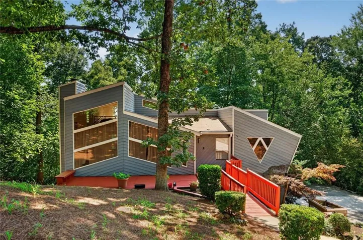 1981 Kinridge Road, Marietta, Georgia 30062