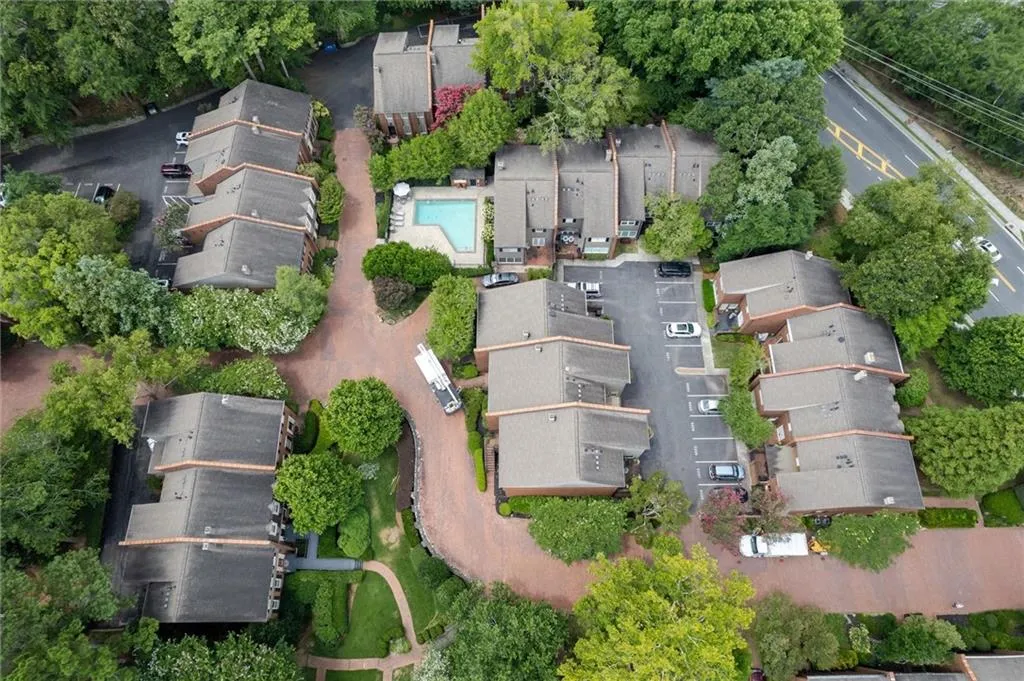 5207 Glenridge Drive, Atlanta, Georgia 30342, 3 Bedrooms Bedrooms, ,2 BathroomsBathrooms,Residential,Sold,5207 Glenridge Drive,7254597