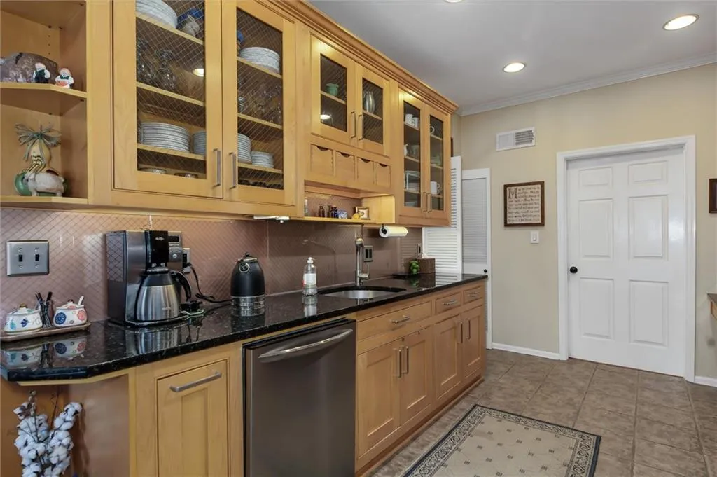 5207 Glenridge Drive, Atlanta, Georgia 30342, 3 Bedrooms Bedrooms, ,2 BathroomsBathrooms,Residential,Sold,5207 Glenridge Drive,7254597