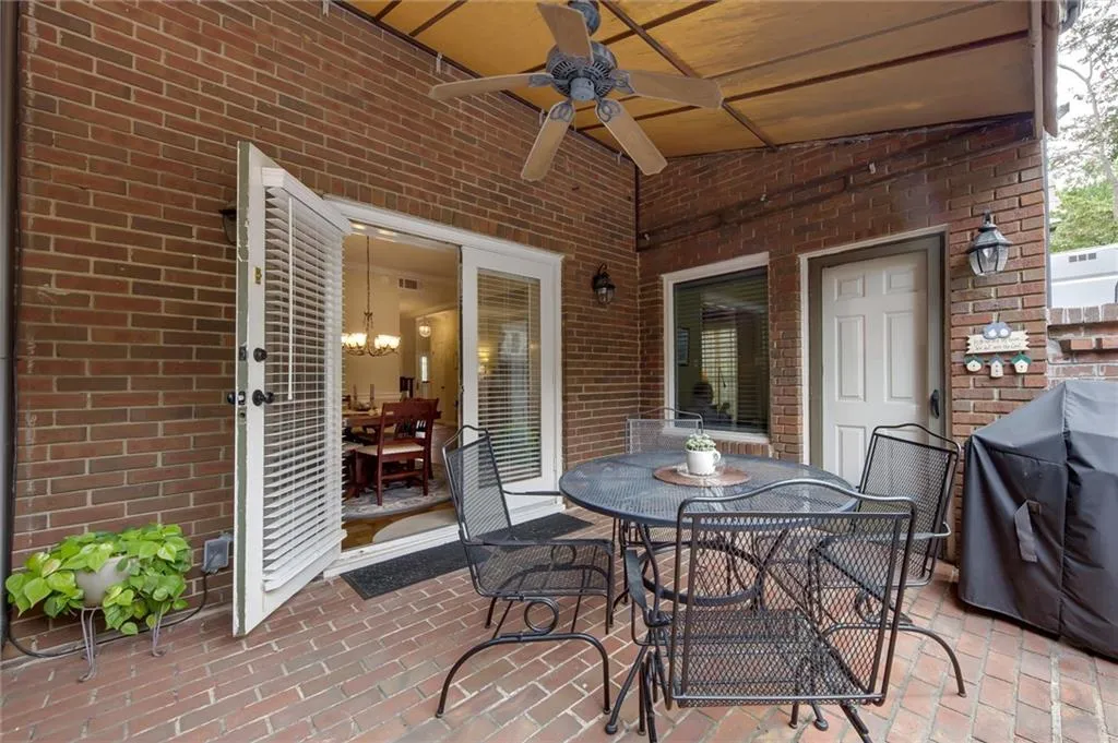 5207 Glenridge Drive, Atlanta, Georgia 30342, 3 Bedrooms Bedrooms, ,2 BathroomsBathrooms,Residential,Sold,5207 Glenridge Drive,7254597