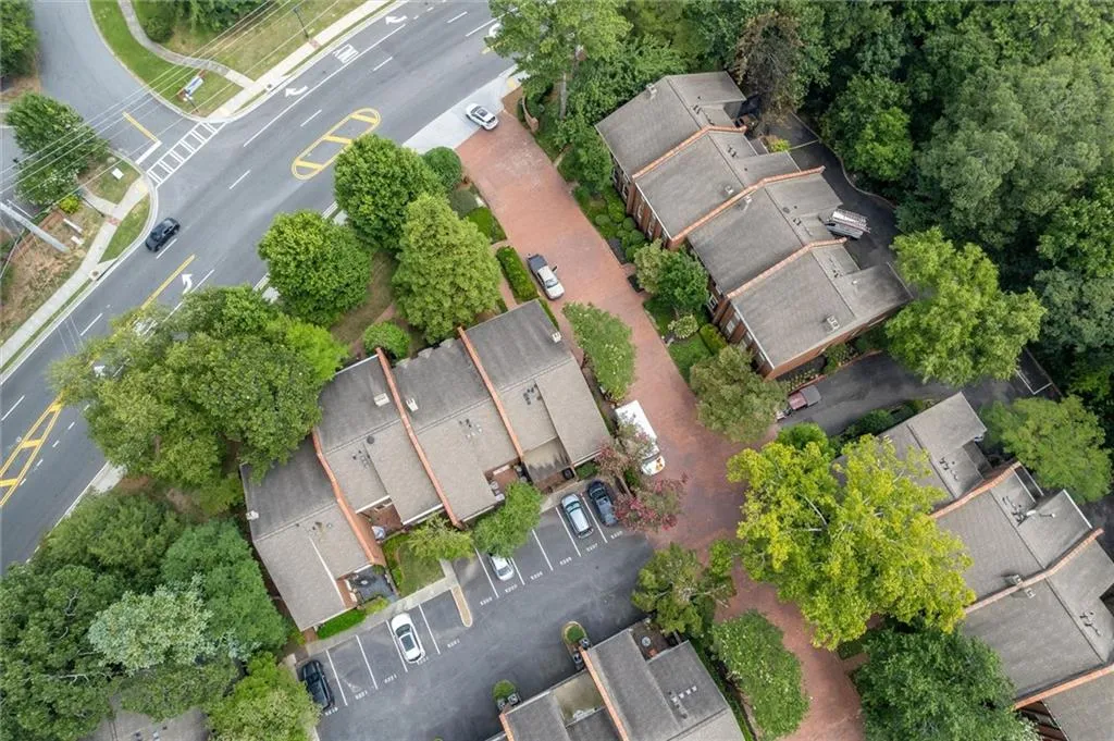 5207 Glenridge Drive, Atlanta, Georgia 30342, 3 Bedrooms Bedrooms, ,2 BathroomsBathrooms,Residential,Sold,5207 Glenridge Drive,7254597