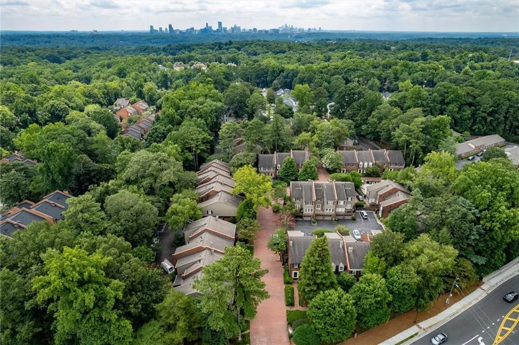 5207 Glenridge Drive, Atlanta, Georgia 30342, 3 Bedrooms Bedrooms, ,2 BathroomsBathrooms,Residential,Sold,5207 Glenridge Drive,7254597