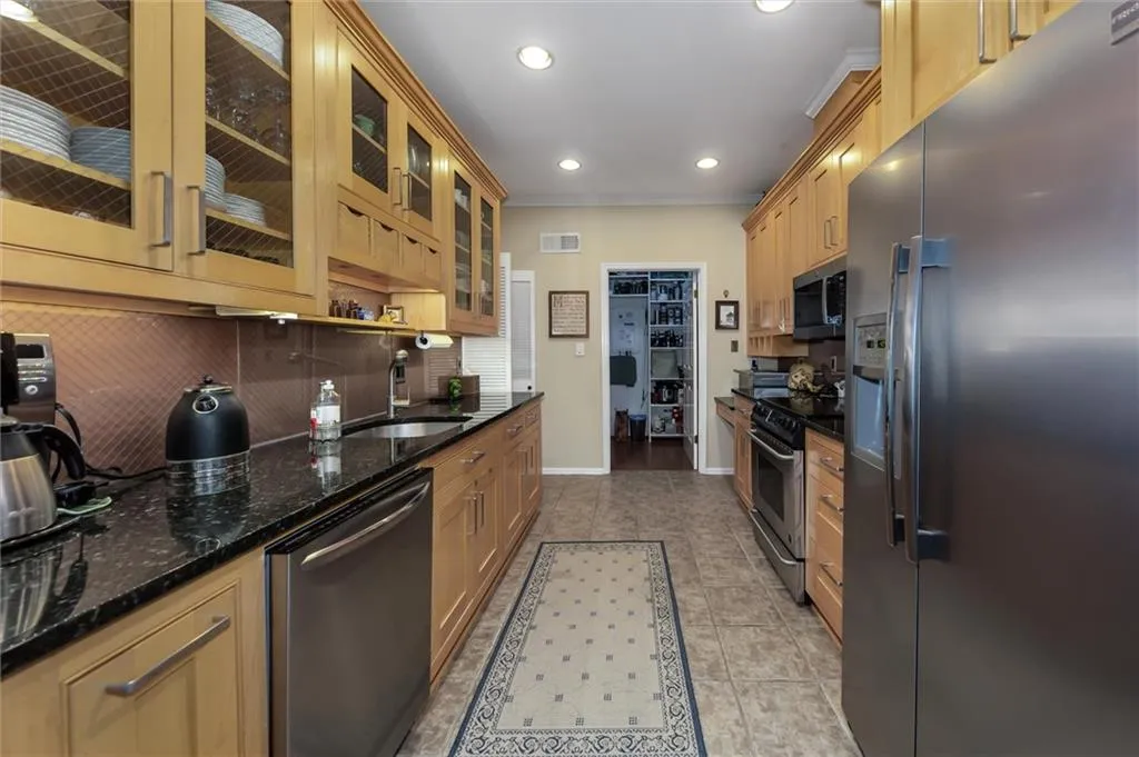 5207 Glenridge Drive, Atlanta, Georgia 30342, 3 Bedrooms Bedrooms, ,2 BathroomsBathrooms,Residential,Sold,5207 Glenridge Drive,7254597