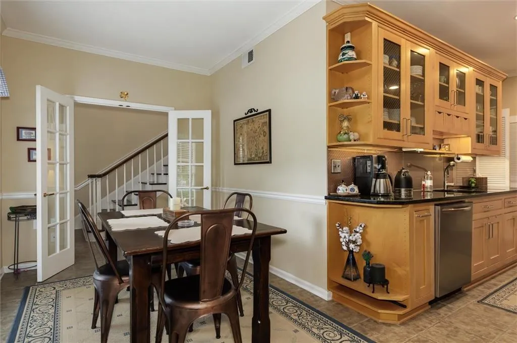 5207 Glenridge Drive, Atlanta, Georgia 30342, 3 Bedrooms Bedrooms, ,2 BathroomsBathrooms,Residential,Sold,5207 Glenridge Drive,7254597