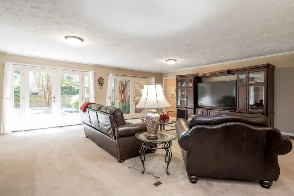 145 River Springs Drive, Sandy Springs, Georgia 30328, 4 Bedrooms Bedrooms, ,2 BathroomsBathrooms,Residential,Sold,145 River Springs Drive,6620058