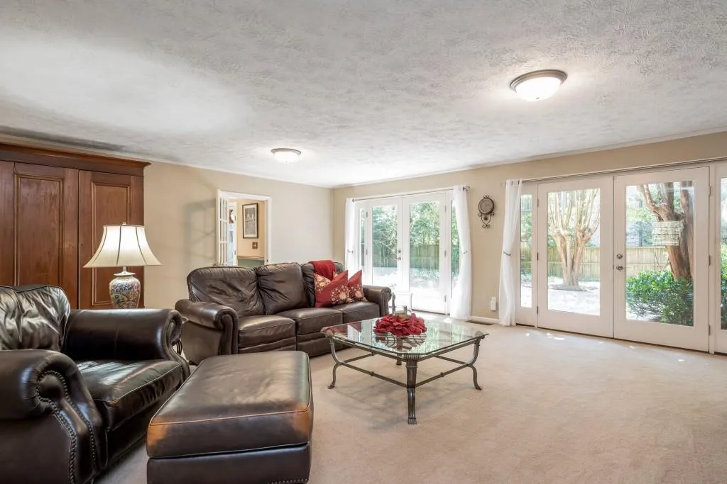 145 River Springs Drive, Sandy Springs, Georgia 30328, 4 Bedrooms Bedrooms, ,2 BathroomsBathrooms,Residential,Sold,145 River Springs Drive,6620058