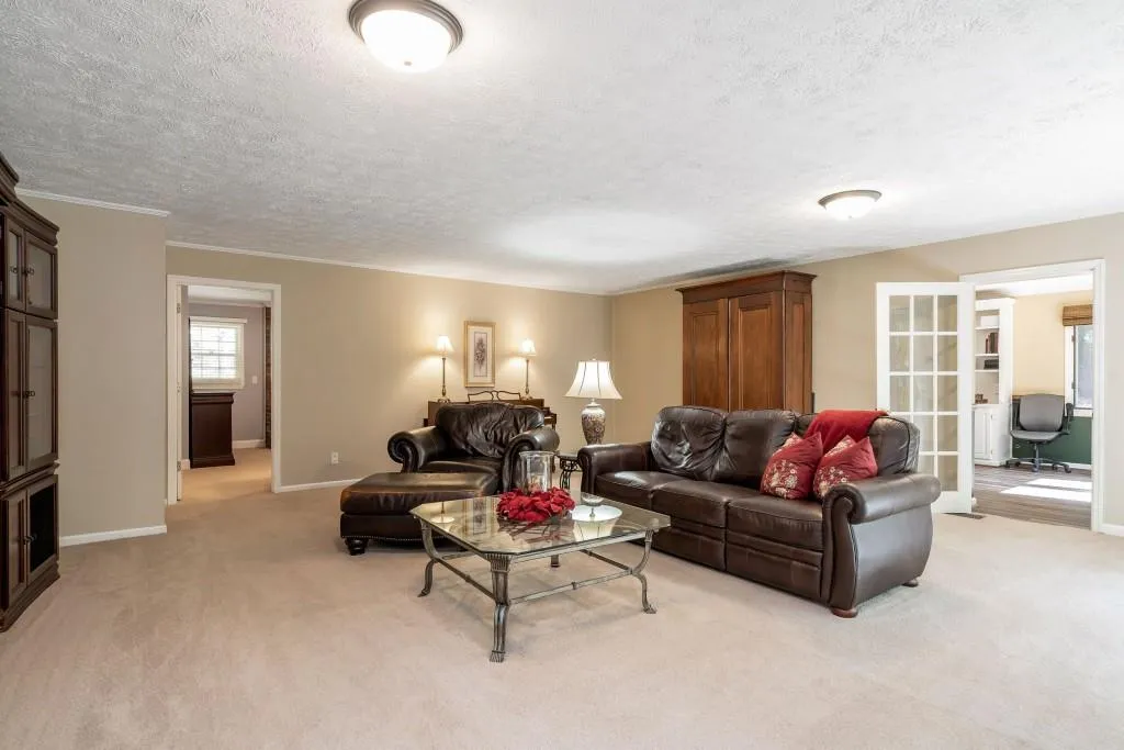 145 River Springs Drive, Sandy Springs, Georgia 30328, 4 Bedrooms Bedrooms, ,2 BathroomsBathrooms,Residential,Sold,145 River Springs Drive,6620058