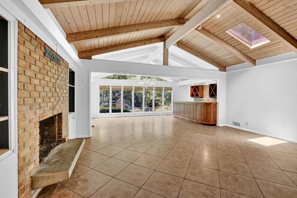 505 River Valley Road, Sandy Springs, Georgia 30328, 4 Bedrooms Bedrooms, ,4 BathroomsBathrooms,Residential,For Sale,505 River Valley Road,7514584