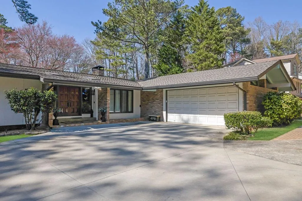 505 River Valley Road, Sandy Springs, Georgia 30328, 4 Bedrooms Bedrooms, ,4 BathroomsBathrooms,Residential,For Sale,505 River Valley Road,7514584