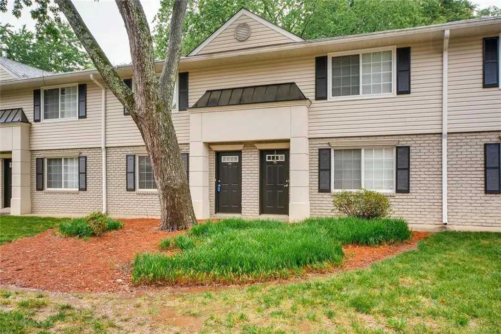 6940 Roswell Road Unit 11 C, Atlanta, Georgia 30328, 2 Bedrooms Bedrooms, ,1 BathroomBathrooms,Residential,Sold,6940 Roswell Road Unit 11 C,6012281