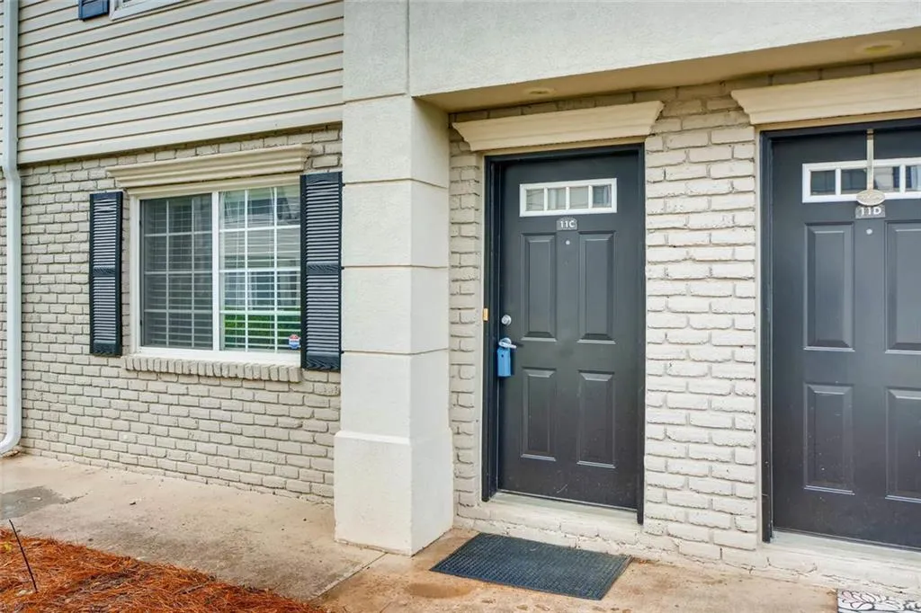 6940 Roswell Road Unit 11 C, Atlanta, Georgia 30328, 2 Bedrooms Bedrooms, ,1 BathroomBathrooms,Residential,Sold,6940 Roswell Road Unit 11 C,6012281