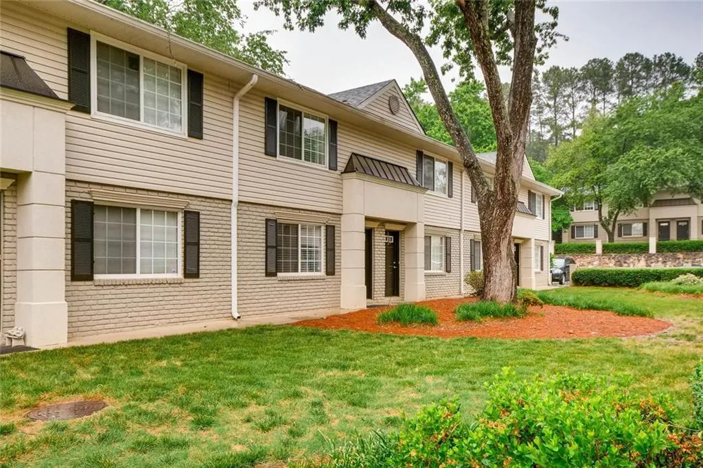6940 Roswell Road Unit 11 C, Atlanta, Georgia 30328, 2 Bedrooms Bedrooms, ,1 BathroomBathrooms,Residential,Sold,6940 Roswell Road Unit 11 C,6012281