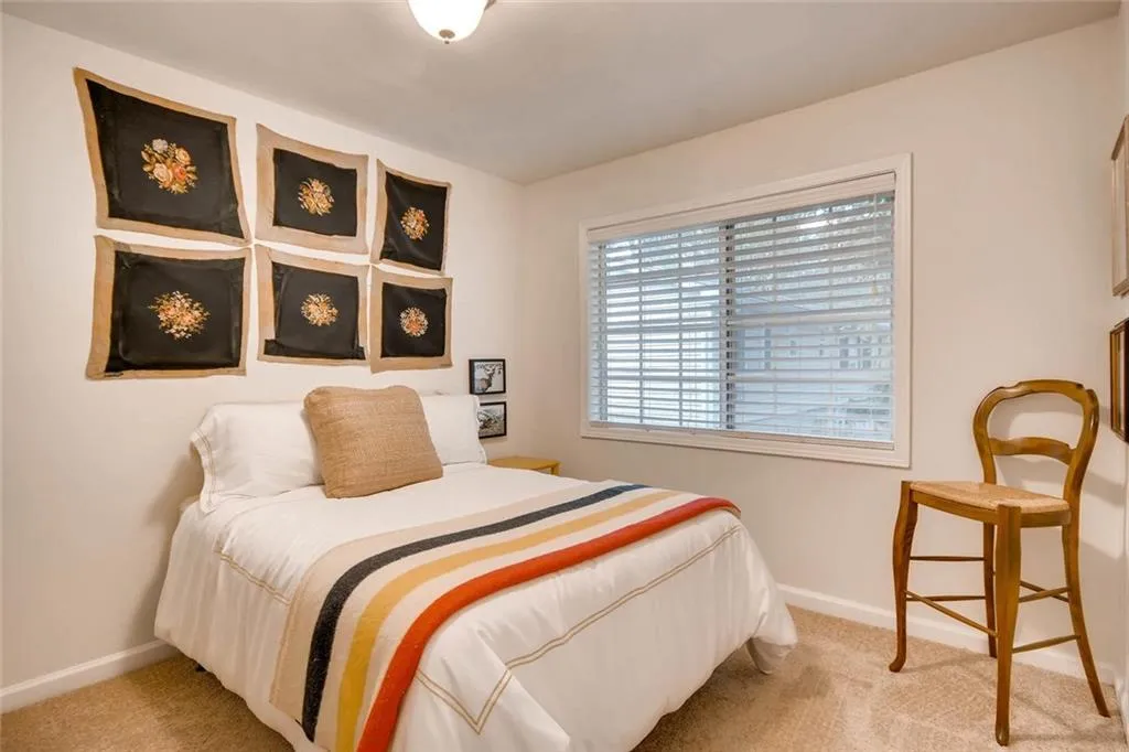 6940 Roswell Road Unit 11 C, Atlanta, Georgia 30328, 2 Bedrooms Bedrooms, ,1 BathroomBathrooms,Residential,Sold,6940 Roswell Road Unit 11 C,6012281