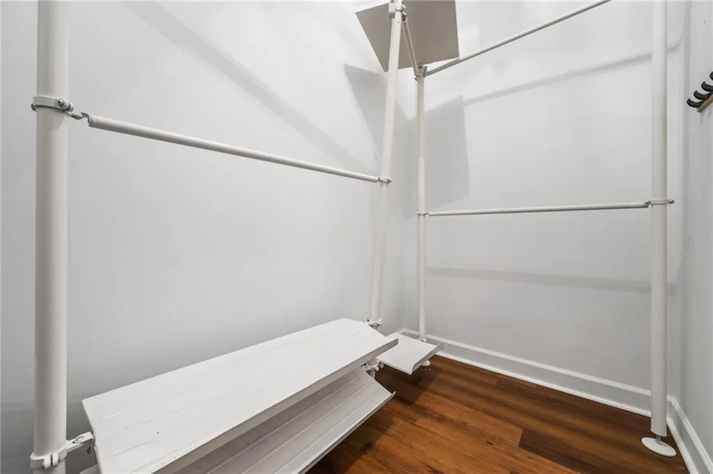 Walk-in Closet