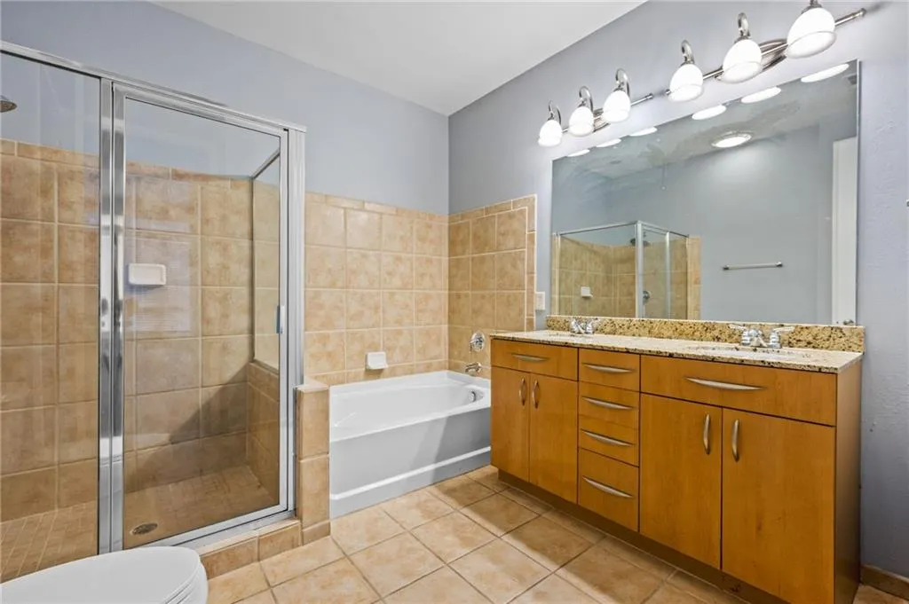 711 Cosmopolitan Drive Ne Unit 213, Atlanta, Georgia 30324, 2 Bedrooms Bedrooms, ,2 BathroomsBathrooms,Residential,For Sale,711 Cosmopolitan Drive Ne Unit 213,7556164