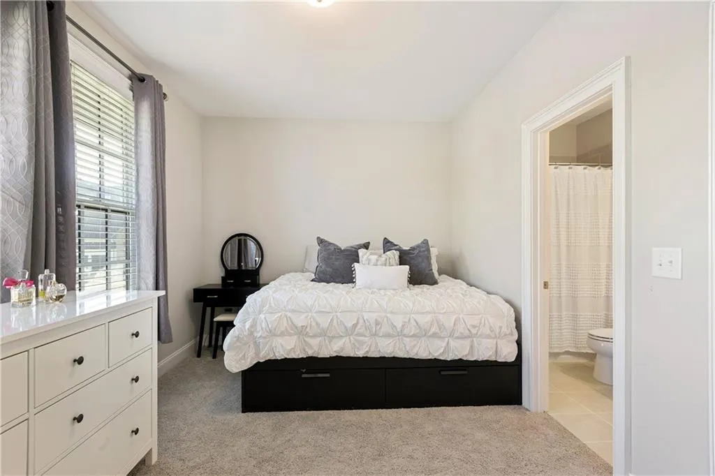 6663 Sterling Drive Unit 660, Sandy Springs, Georgia 30328, 3 Bedrooms Bedrooms, ,3 BathroomsBathrooms,Residential,Sold,6663 Sterling Drive Unit 660,6979986