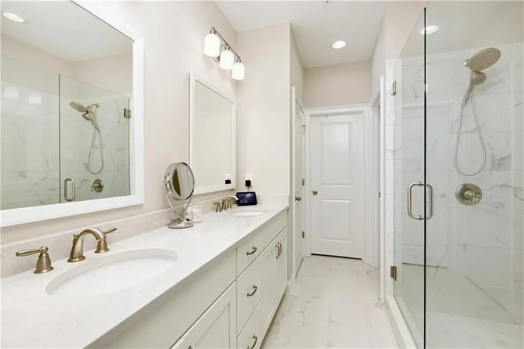 6663 Sterling Drive Unit 660, Sandy Springs, Georgia 30328, 3 Bedrooms Bedrooms, ,3 BathroomsBathrooms,Residential,Sold,6663 Sterling Drive Unit 660,6979986