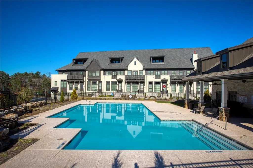 6663 Sterling Drive Unit 660, Sandy Springs, Georgia 30328, 3 Bedrooms Bedrooms, ,3 BathroomsBathrooms,Residential,Sold,6663 Sterling Drive Unit 660,6979986