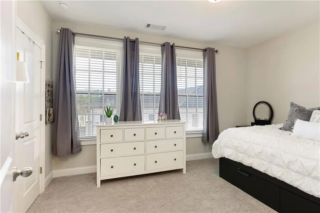 6663 Sterling Drive Unit 660, Sandy Springs, Georgia 30328, 3 Bedrooms Bedrooms, ,3 BathroomsBathrooms,Residential,Sold,6663 Sterling Drive Unit 660,6979986