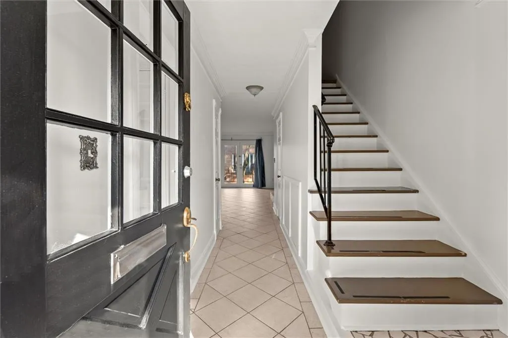6700 Roswell Road Unit 20d, Sandy Springs, Georgia 30328, 2 Bedrooms Bedrooms, ,1 BathroomBathrooms,Residential,Sold,6700 Roswell Road Unit 20d,7556804