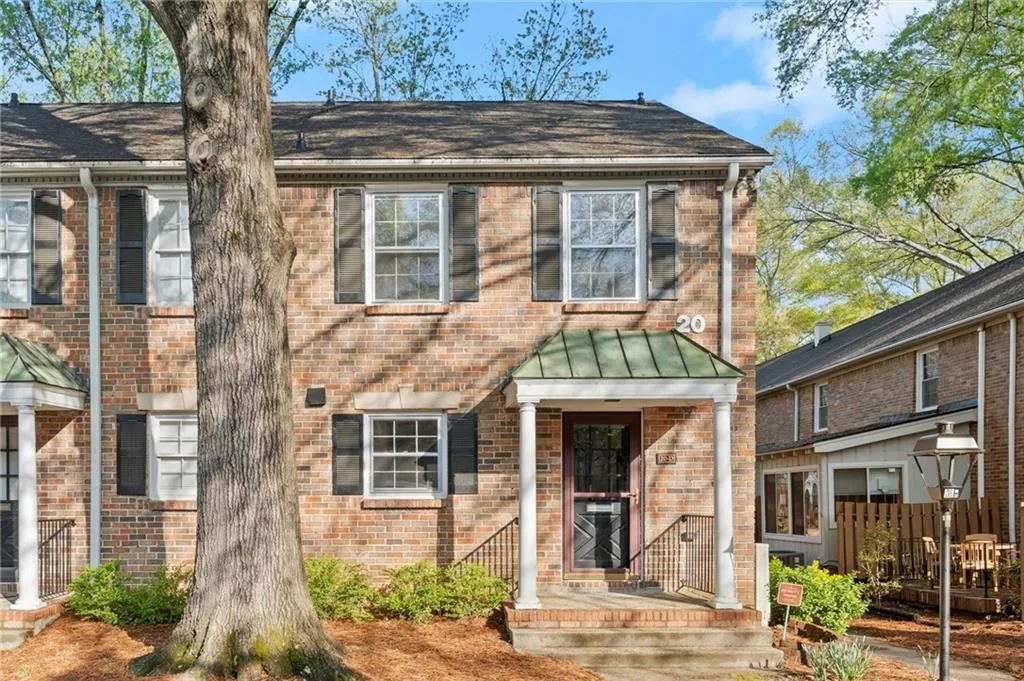 6700 Roswell Road Unit 20d, Sandy Springs, Georgia 30328, 2 Bedrooms Bedrooms, ,1 BathroomBathrooms,Residential,Sold,6700 Roswell Road Unit 20d,7556804