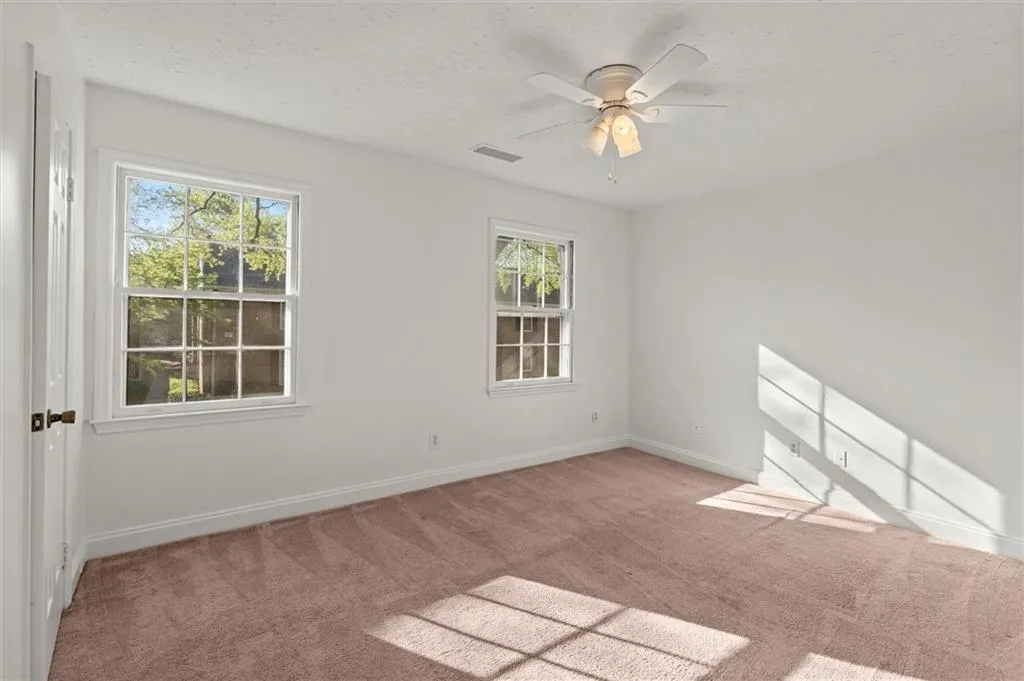 6700 Roswell Road Unit 20d, Sandy Springs, Georgia 30328, 2 Bedrooms Bedrooms, ,1 BathroomBathrooms,Residential,Sold,6700 Roswell Road Unit 20d,7556804