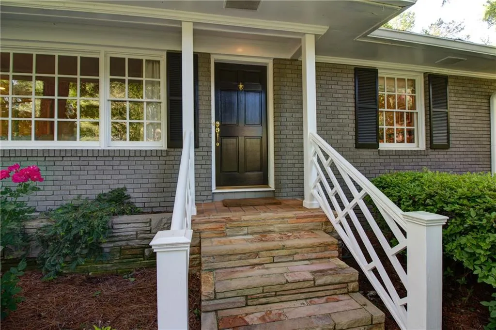 4181 N Stratford Road Ne, Atlanta, Georgia 30342, 3 Bedrooms Bedrooms, ,2 BathroomsBathrooms,Residential,Sold,4181 N Stratford Road Ne,5689006