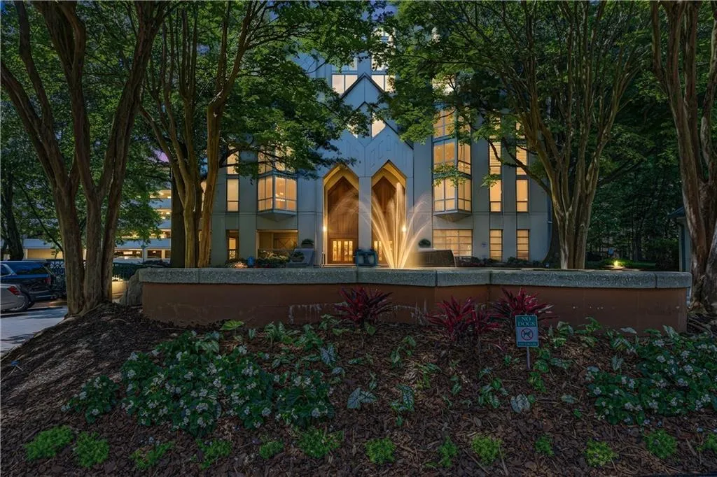 2870 Pharr Court South Nw Unit 2506, Atlanta, Georgia 30305, 2 Bedrooms Bedrooms, 0 ,2 BathroomsBathrooms,Residential,For Sale,2870 Pharr Court South Nw Unit 2506,7778170