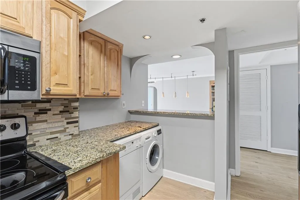 2870 Pharr Court South Nw Unit 2506, Atlanta, Georgia 30305, 2 Bedrooms Bedrooms, 0 ,2 BathroomsBathrooms,Residential,For Sale,2870 Pharr Court South Nw Unit 2506,7778170